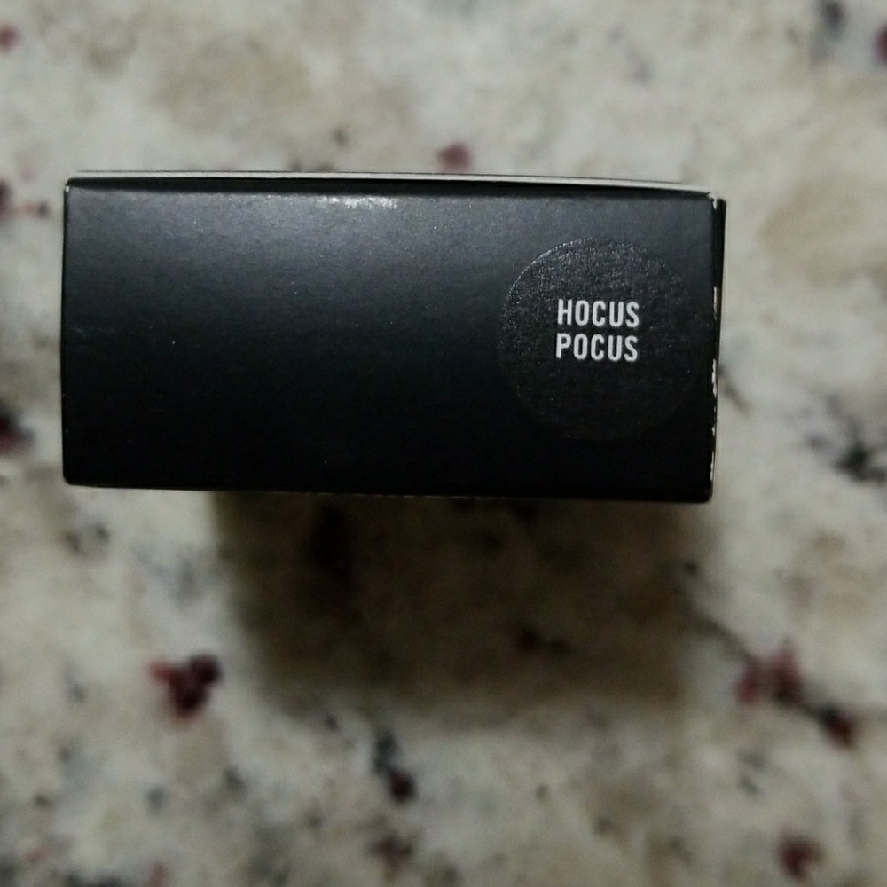 MAC Makeup Hocus Pocus - Picture 2 of 3